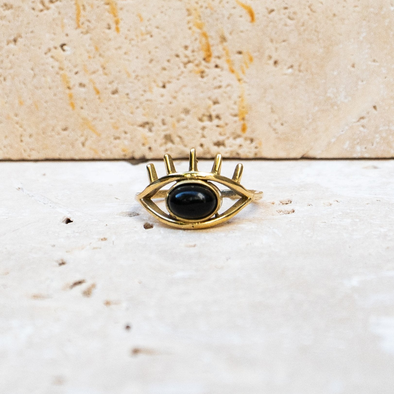 Ring mit ovalem schwarzen Onyx, Auge, Schutz Talisman Augenring gold, handgemacht evil eye