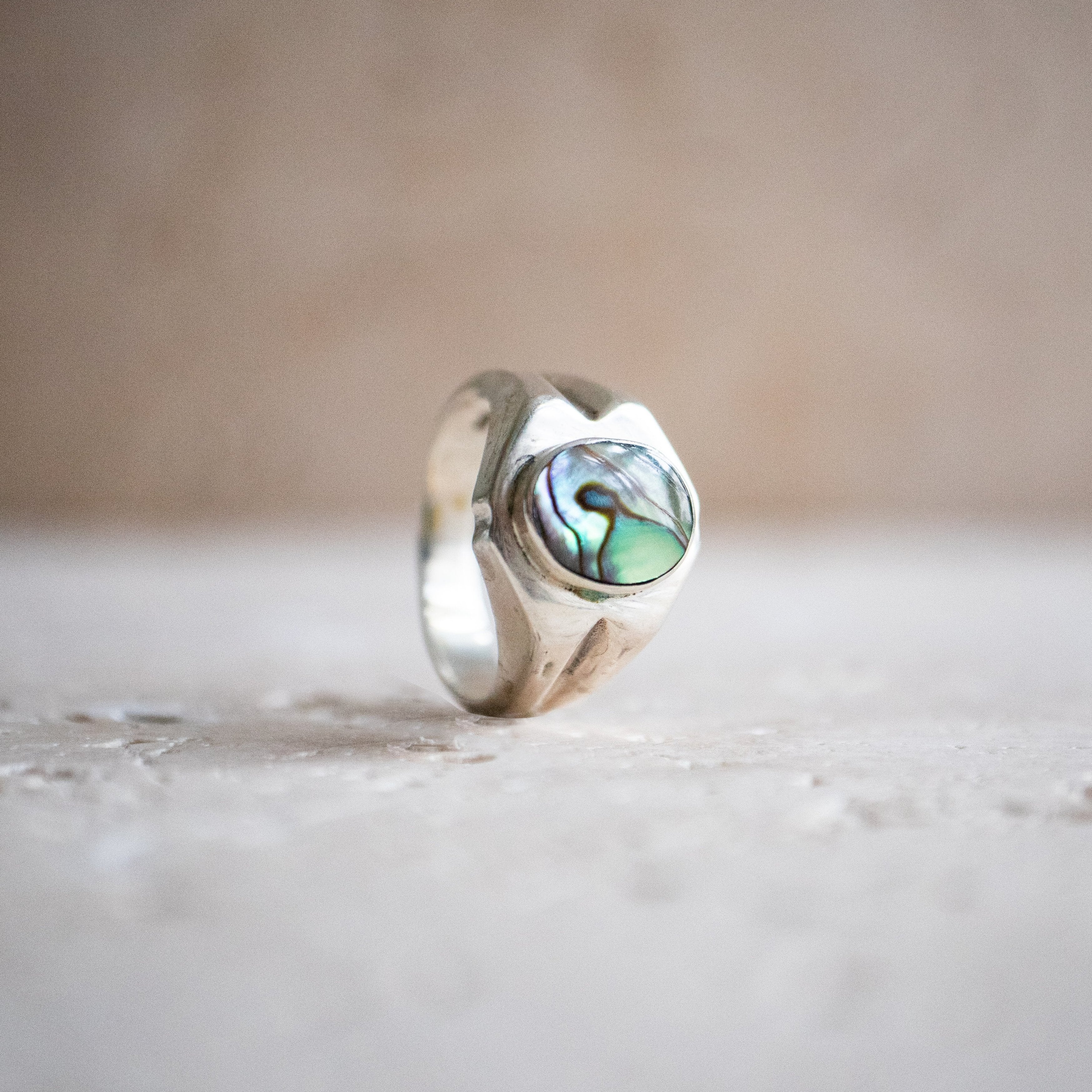 Großer Abalone Muschel Siegelring aus 925 Sterling Silber - Perlmutt Ring Statementring blau handgemacht