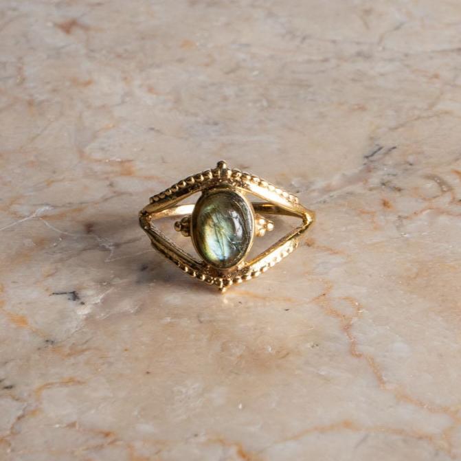 Boho Ring Auge mit Labradorit verspielt gold handgemacht