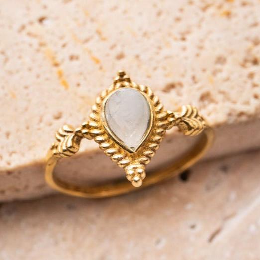 Mondstein Ring gold oval im Vintage Stil Krone boho handgemacht