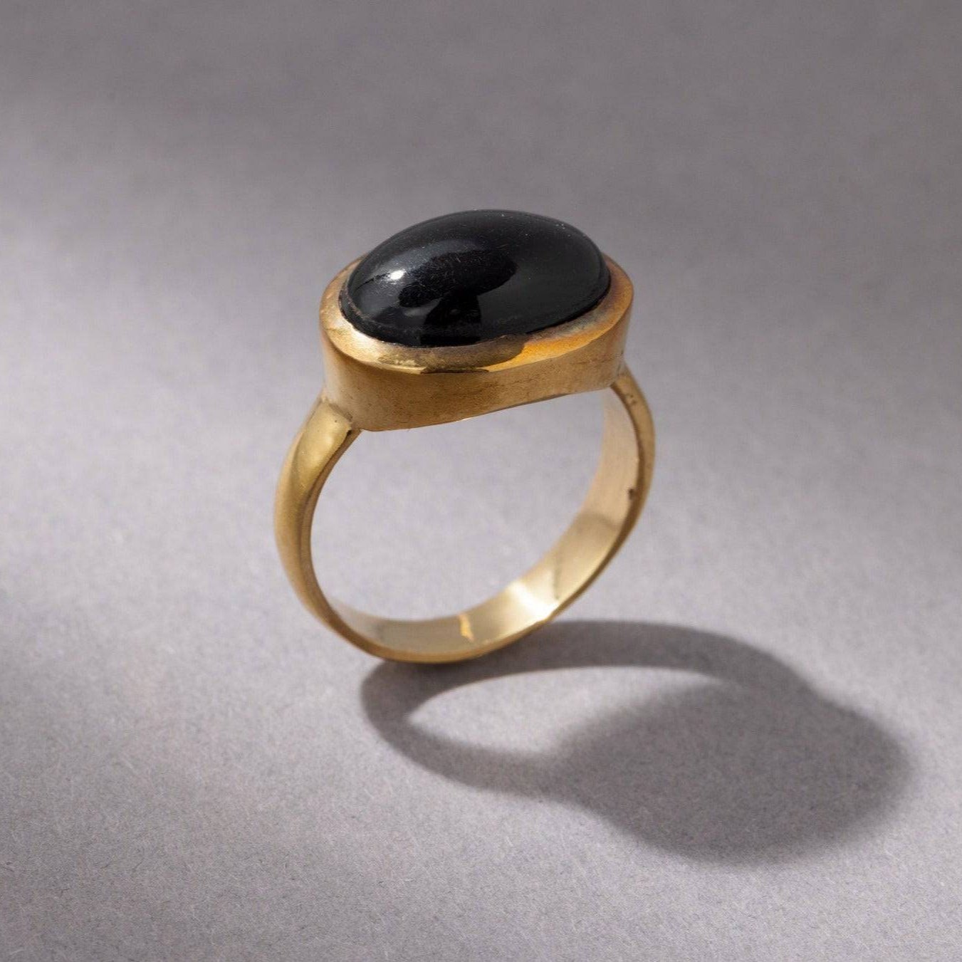 Großer schwarzer Onyx Ring oval - NooeBerlin